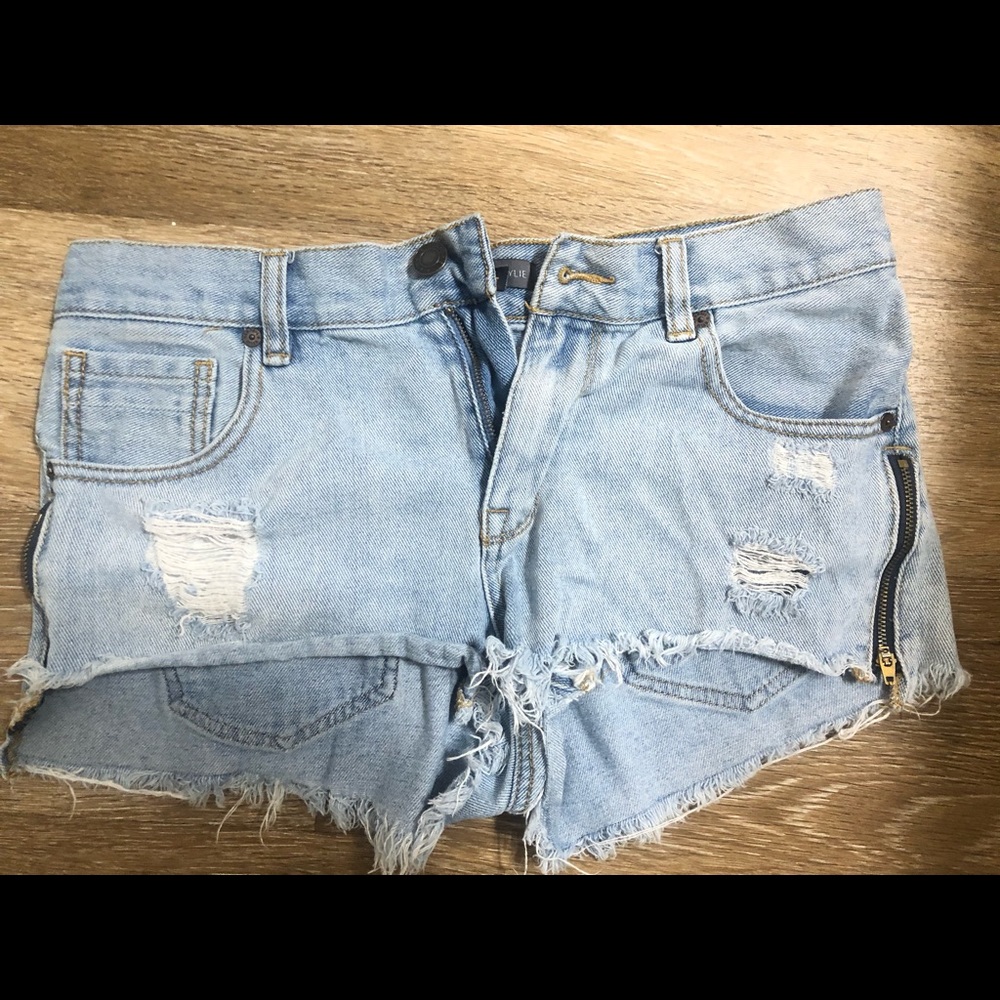 Kendall and Kylie denim shorts size 7